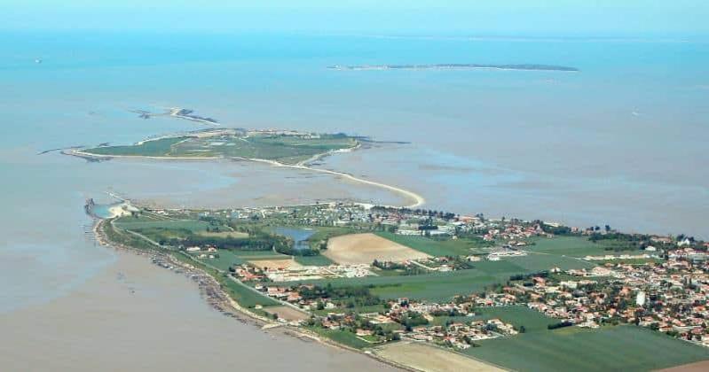 Chalet Agreable En Bord En De Mer. Le Port des Barques Bagian luar foto